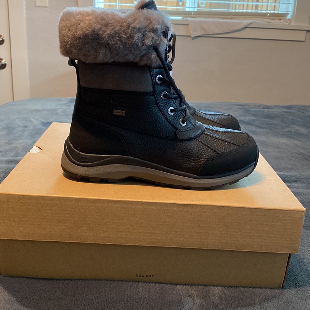NIB UGG Water Proof Boots w/Faux Fur - Size 7.5 - Picture 2 of 14